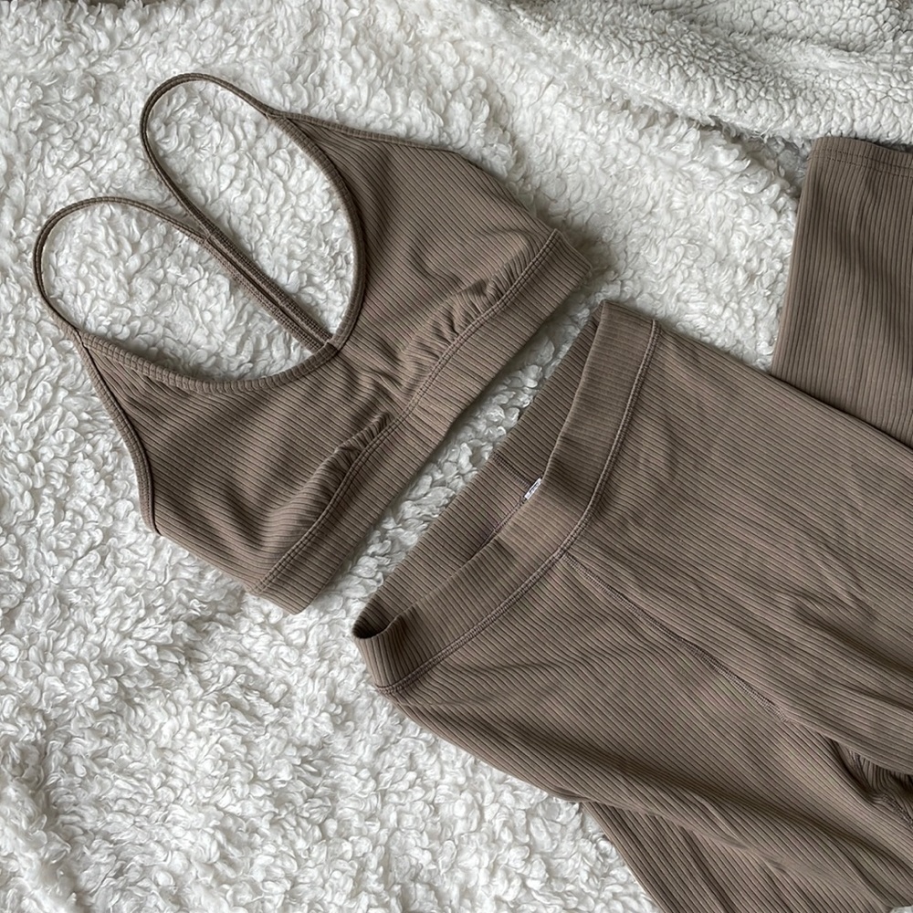 Alo Yoga Set